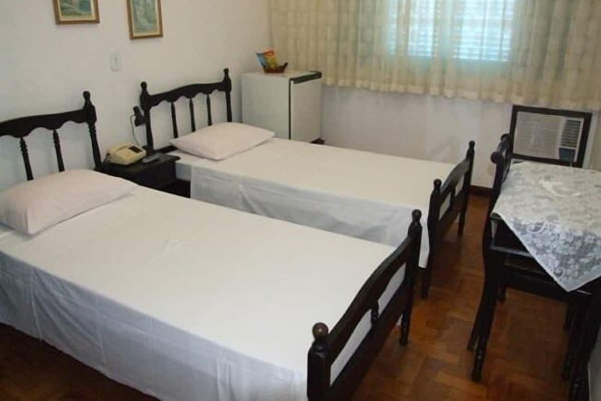 Frigobar, Wi-Fi de cortesia, roupa de cama