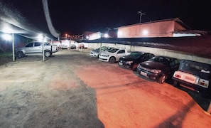 Free self parking - Minas Brasil Hotel (Salinas)