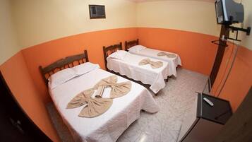 Minibar, wifi gratis y ropa de cama