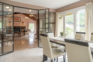 Exclusive-Haus, 3 Schlafzimmer | Wohnbereich | Kamin