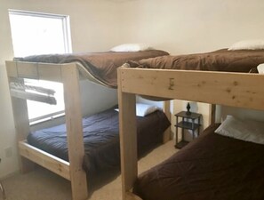 2 bedrooms, free WiFi, bed sheets