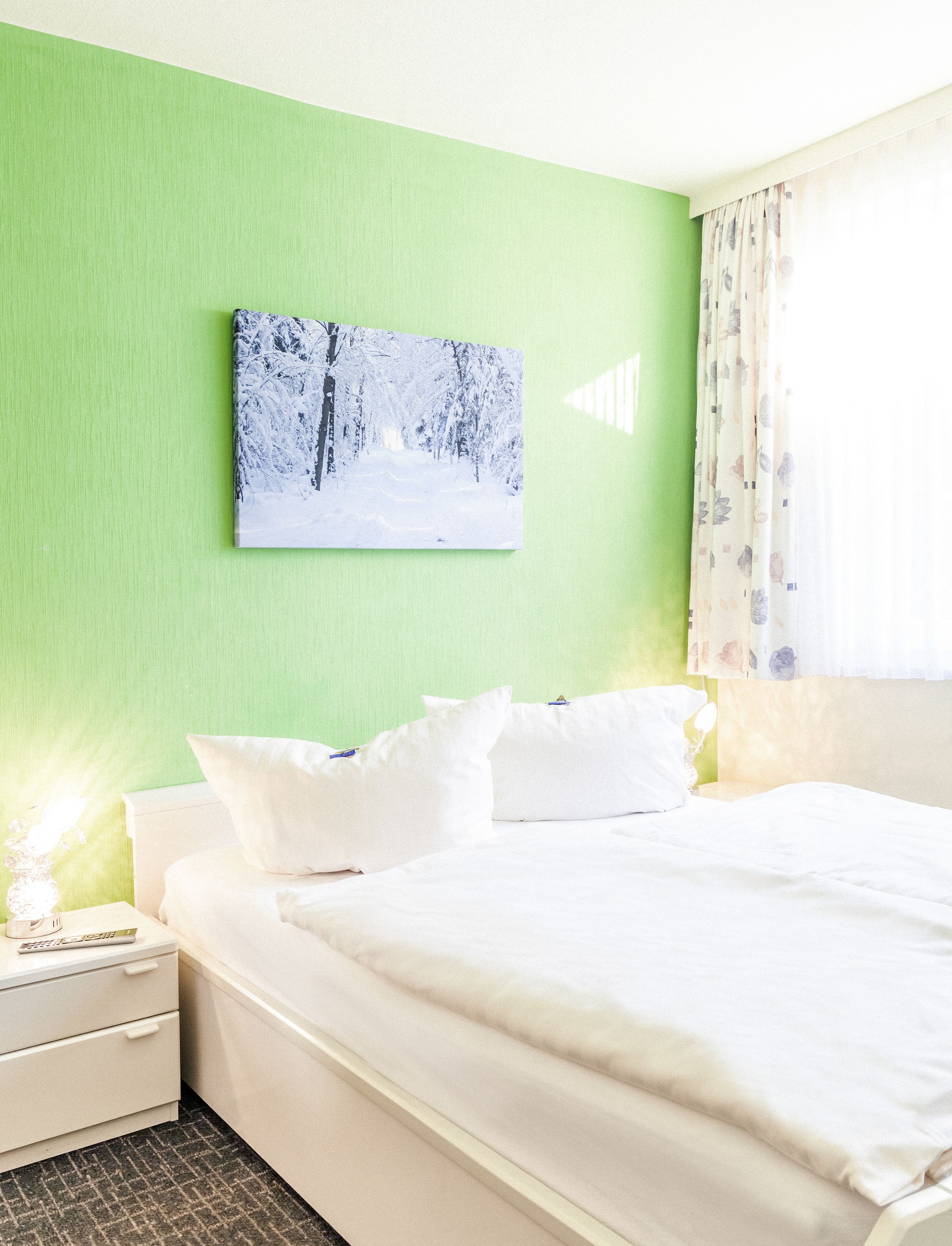 Allergikerbettwaren, individuell eingerichtet, schallisolierte Zimmer