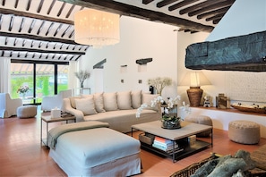 Televisor i llar de foc 