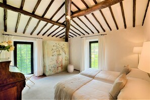 4 chambres, fer et planche à repasser, Wi-Fi