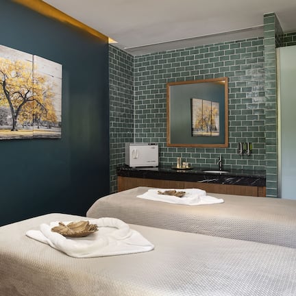 双人护理室、桑拿、热水浴缸、湿蒸房、身体护理、水疗法