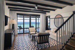 Privilege RoofTop Master Suite | 起居区 | 55-英寸液晶电视（配备有线频道）、电视、乒乓球