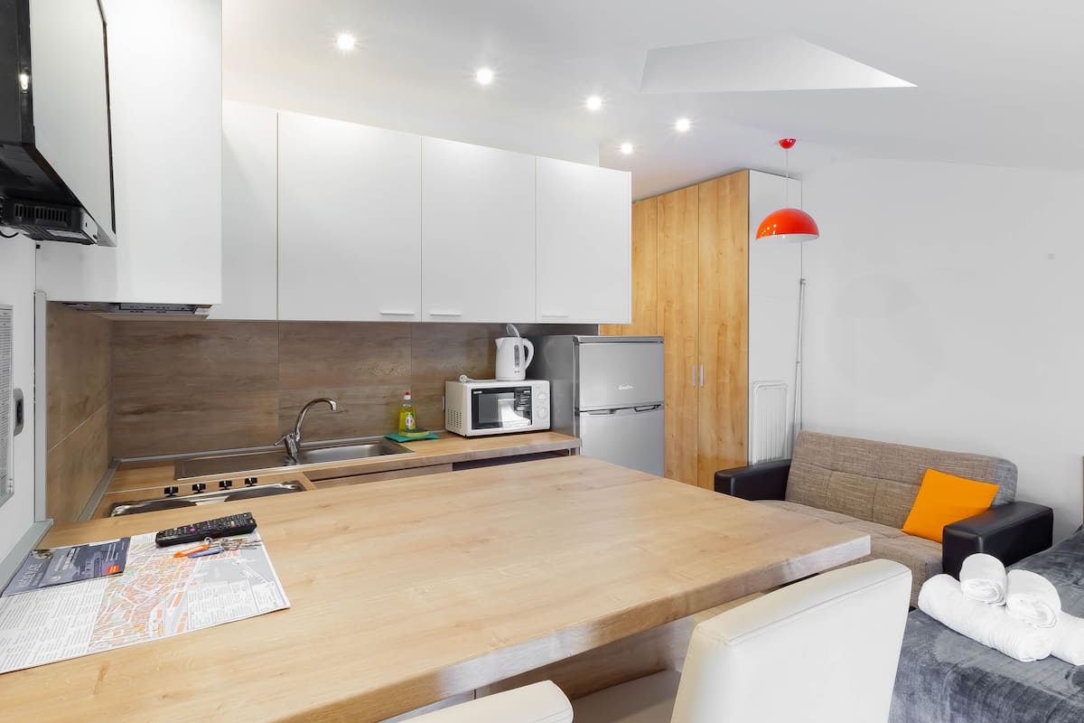 Estudio superior (S2) | Escritorio, cortinas opacas, tabla de planchar con plancha y wifi gratis