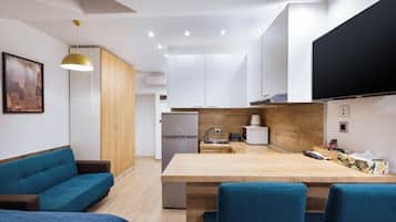 Desk, blackout drapes, iron/ironing board, free WiFi