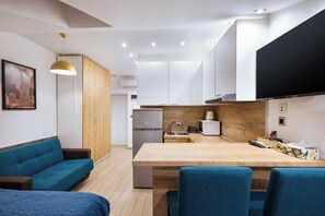 Studio – superior (S4) | Skrivebord, blendingsgardiner, strykejern/-brett og wi-fi (inkludert)