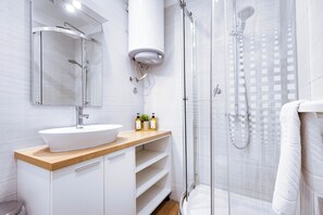 Superior Studio (S4) | Bathroom | Free toiletries, hair dryer, towels, soap - Apartments Pomerio Rijeka (Rijeka)
