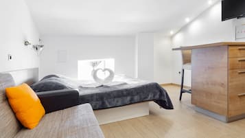 Superior Studio (S1)