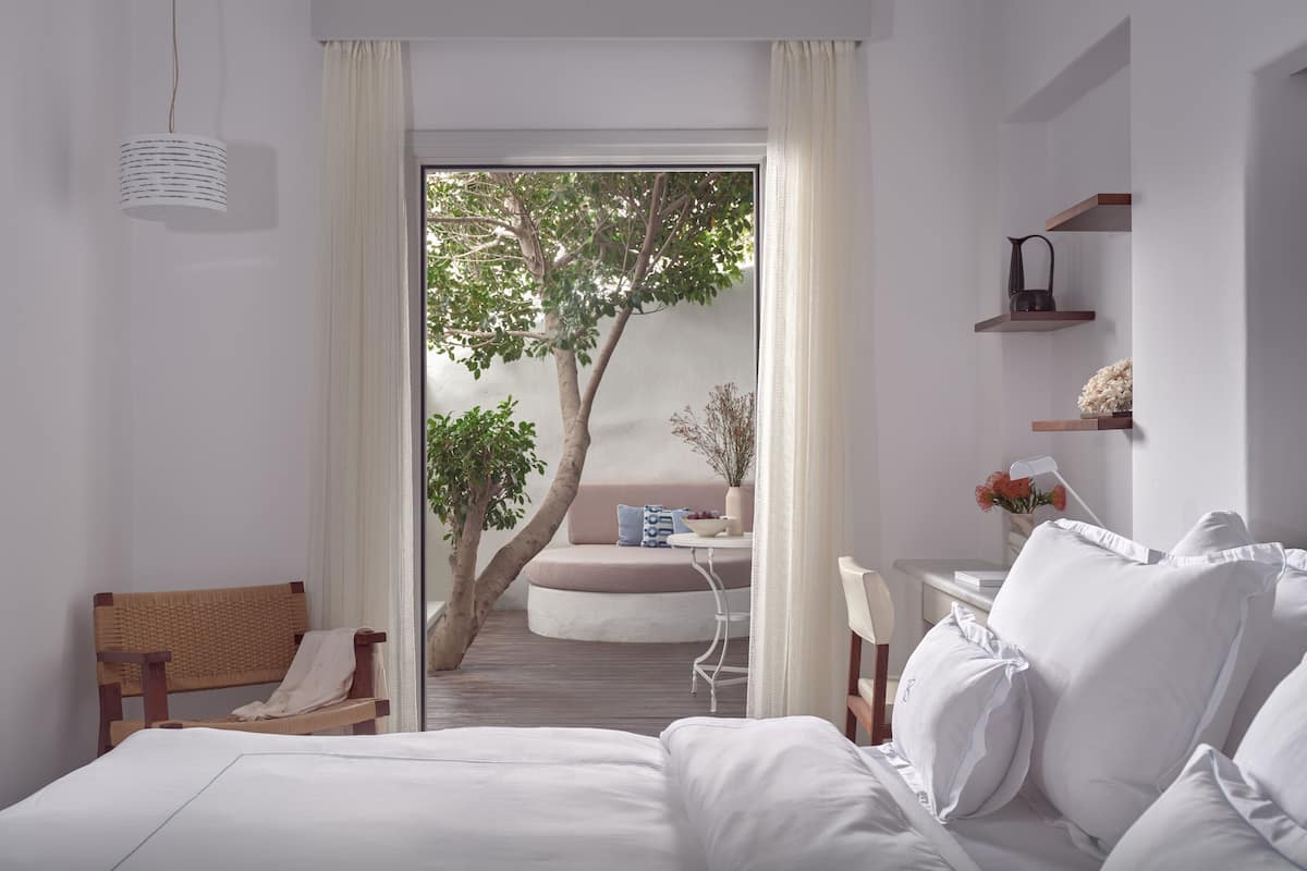 Standard Room (Outdoor Spa Tub) | In-room safe, laptop workspace, soundproofing, iron/ironing board