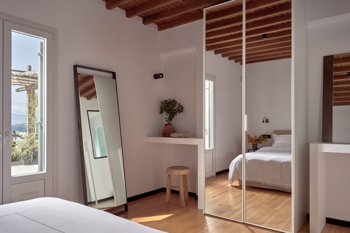 5 Bedroom Villa Nextdoor Private Pool & Jacuzzi (3 meters from main hotel - sleeps 13) | In-room safe, laptop workspace, soundproofing, iron/ironing board