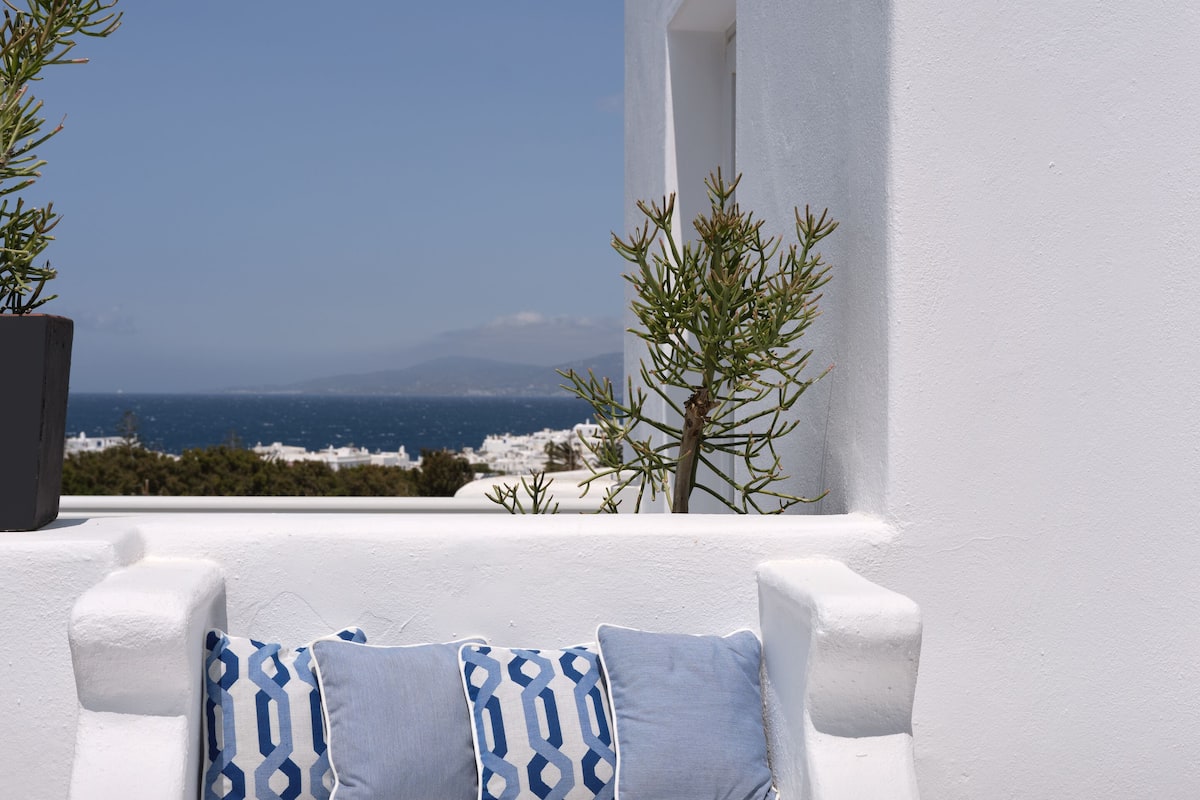 Grand Room (Sea or Pool View) | Balcony view