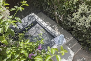 Standard Room (Outdoor Spa Tub) | Private spa tub - Belvedere Hotel - The Leading Hotels of the World  (Mykonos)