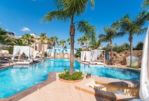 Outdoor pool - Oasis Studios (Hersonissos)