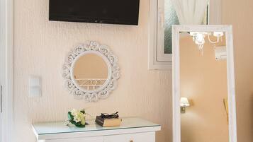 Standard Twin Studio, Pool View | In-room safe, desk, iron/ironing board, bed sheets