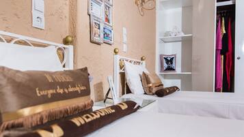 Standard Triple Studio | In-room safe, desk, iron/ironing board, bed sheets