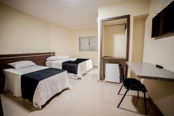 Minibar, wifi gratis y ropa de cama 