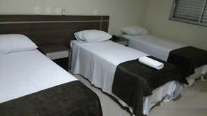 Een minibar, gratis wifi, beddengoed