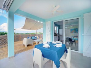 Outdoor dining - SeaSide – Villa with Private Pool and Sea View in Trois-Îlets (LES TROIS ILETS)
