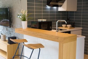 Fridge, microwave, oven, stovetop