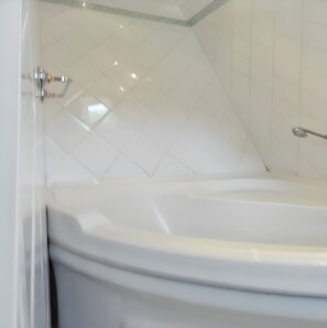 Bathtub