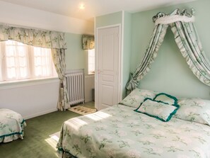1 bedroom, desk, iron/ironing board, travel crib - Homerez - Apt. Saint-Martin-des-Entrées (Saint-Martin-des-Entrées)