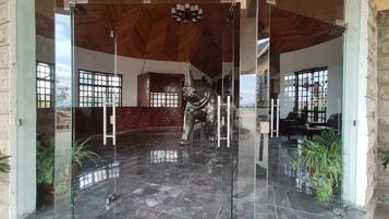 Quầy tiếp tân
