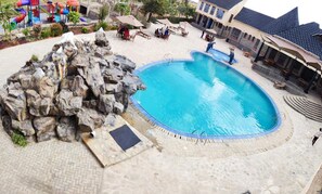 Außenpool, Cabañas (kostenlos), Sonnenschirme