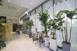 Lobby sitting area - Busan Seomyeon YUNA Hotel Business (Busan)