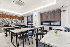 Free daily buffet breakfast - Busan Seomyeon YUNA Hotel Business (Busan)