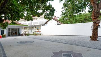 Parkir mandiri gratis