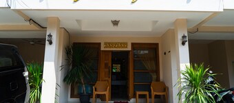 RedDoorz near Cipinang Indah Mall