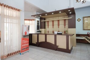 Reception - RedDoorz near RSUD Kolonel Abundjani Bangko (Bangko)