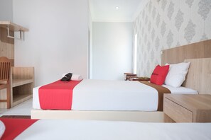Free WiFi - RedDoorz near RSUD Kolonel Abundjani Bangko (Bangko)