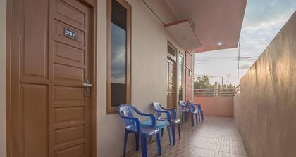 RedDoorz Plus near Syamsudin Noor Airport 3