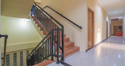 RedDoorz Plus near Syamsudin Noor Airport 3