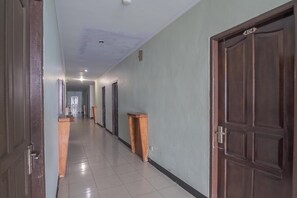 Hallway - RedDoorz Syariah @ Grand Taufiq Tarakan (Tarakan)