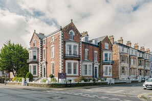 Front of property - Rowntree Lodge (Scarborough)