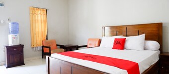 RedDoorz near Mutiara SIS Al Jufrie Airport Palu
