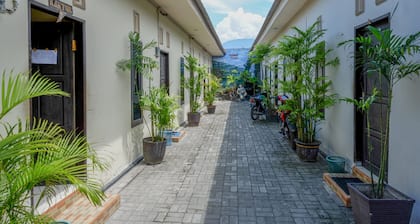 RedDoorz near Mutiara SIS Al Jufrie Airport Palu