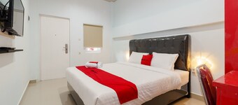 RedDoorz Plus near Palembang Icon Mall 2