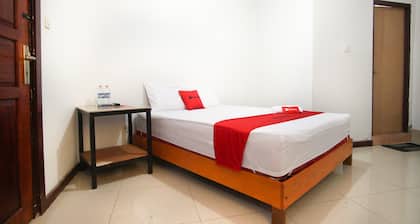 RedDoorz near Mall Abepura
