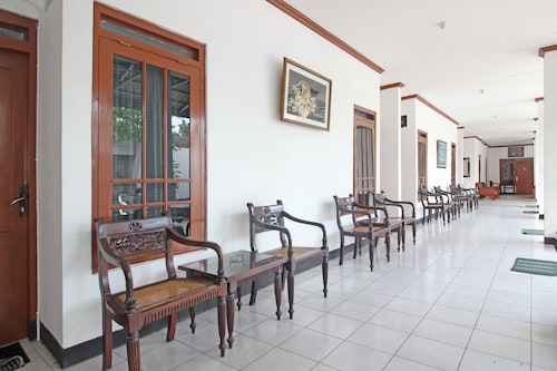 RedDoorz Plus @ Taman Siswa 3