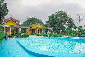 Exterior - Residences by RedDoorz near Taman Safari (Cisarua)