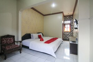 Double Room - RedDoorz near Sarangan Lake (Plaosan)