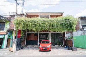 Front of property - RedDoorz Syariah @ Selomangleng Kediri (Kediri)