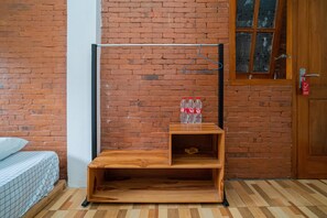 Double Room | Free WiFi - RedDoorz Syariah @ Selomangleng Kediri (Kediri)