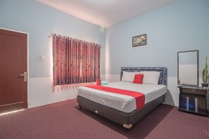 Double Room | Free WiFi - RedDoorz near Happy Farm Ciwidey (Rancabali)